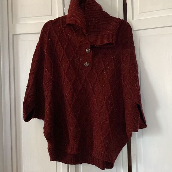 St John’s bay knitted cape.  Size M.  Outerwear for fall - Picture 5 of 5
